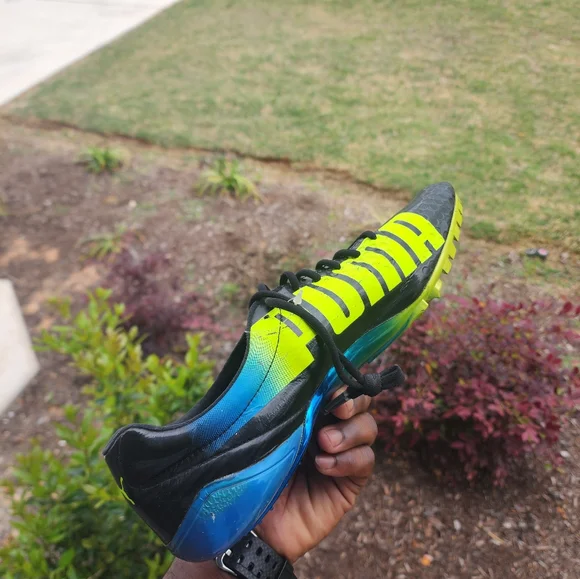 Puma | Shoes | Autographed Usain Bolt Puma Shoe | Poshmark display picture 1